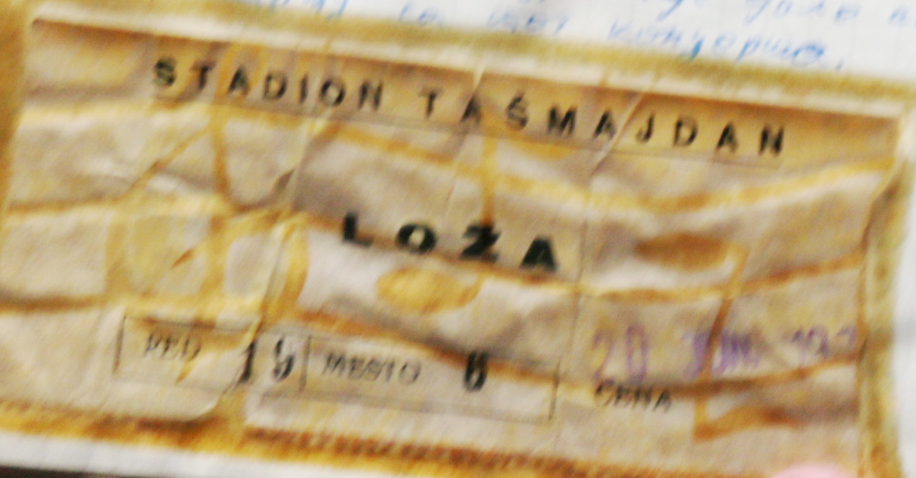 На улазници, наравно, пише 20. 