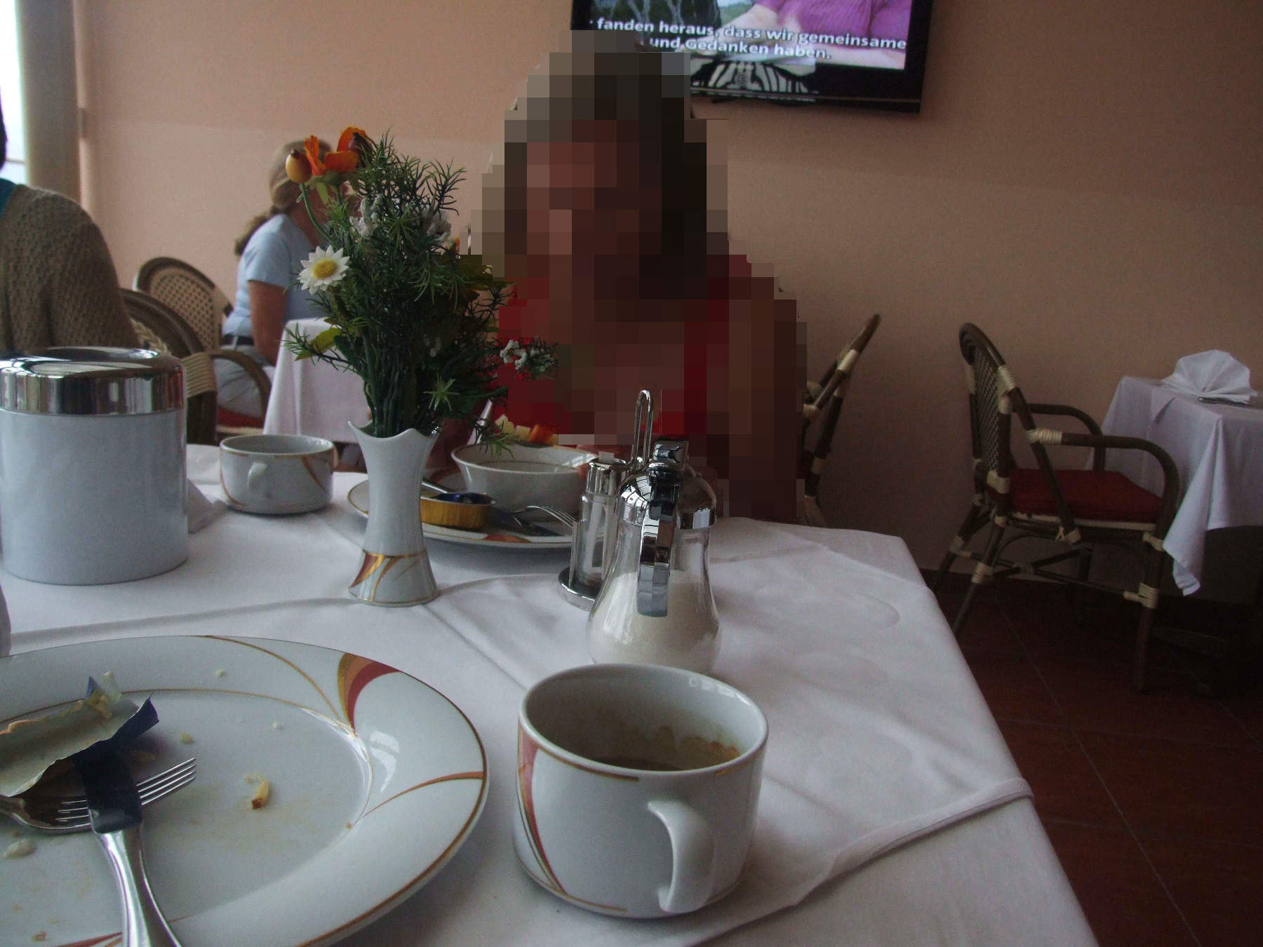 The regular hotel breakfast. Surprisingly good coffee.