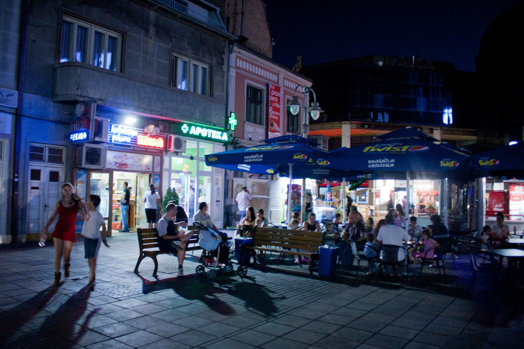 The other end of this pedestrian zone is in the fortress.